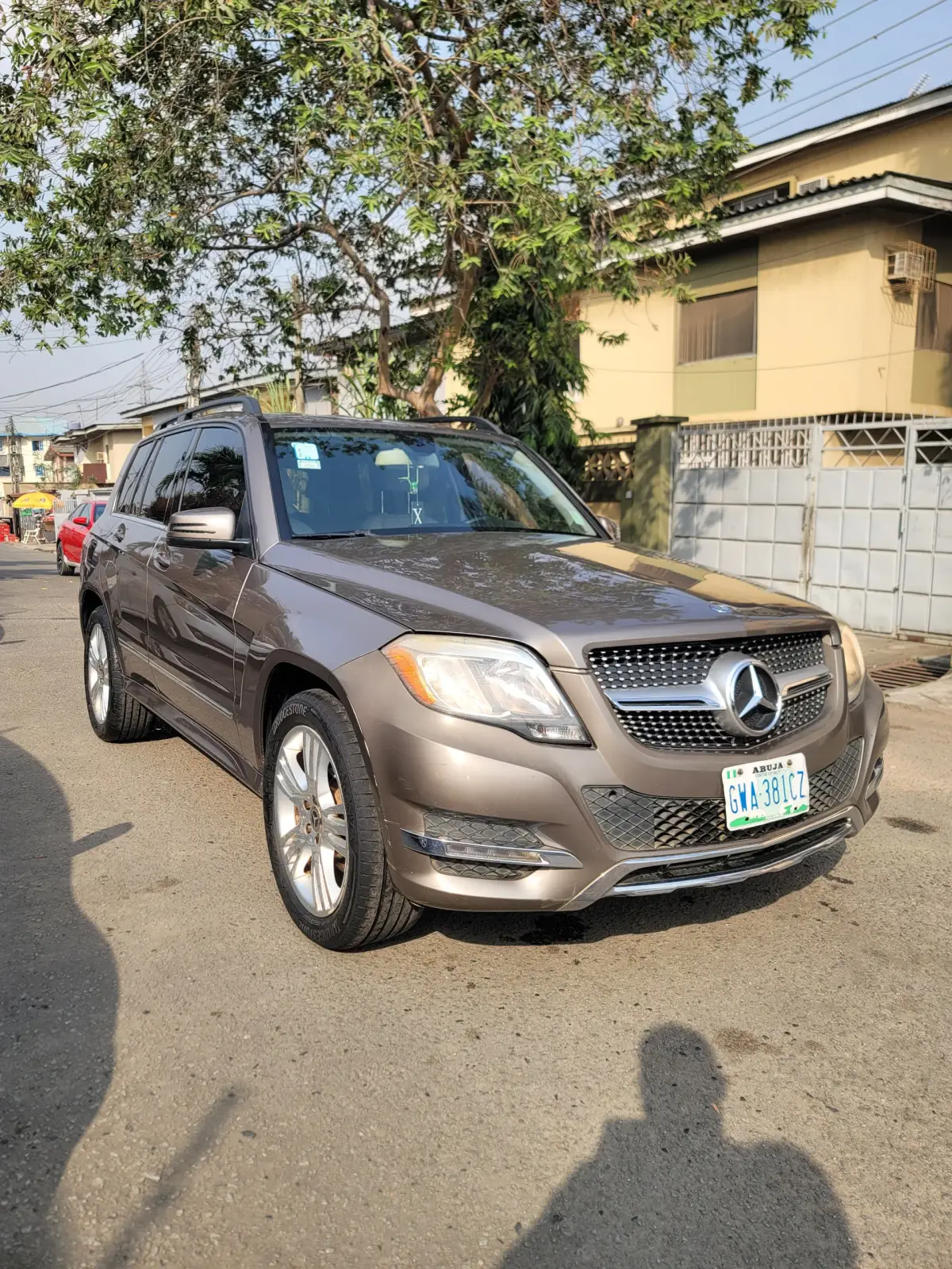 Toks standard BENZ GLK350 2013 used with no pano - Image 1