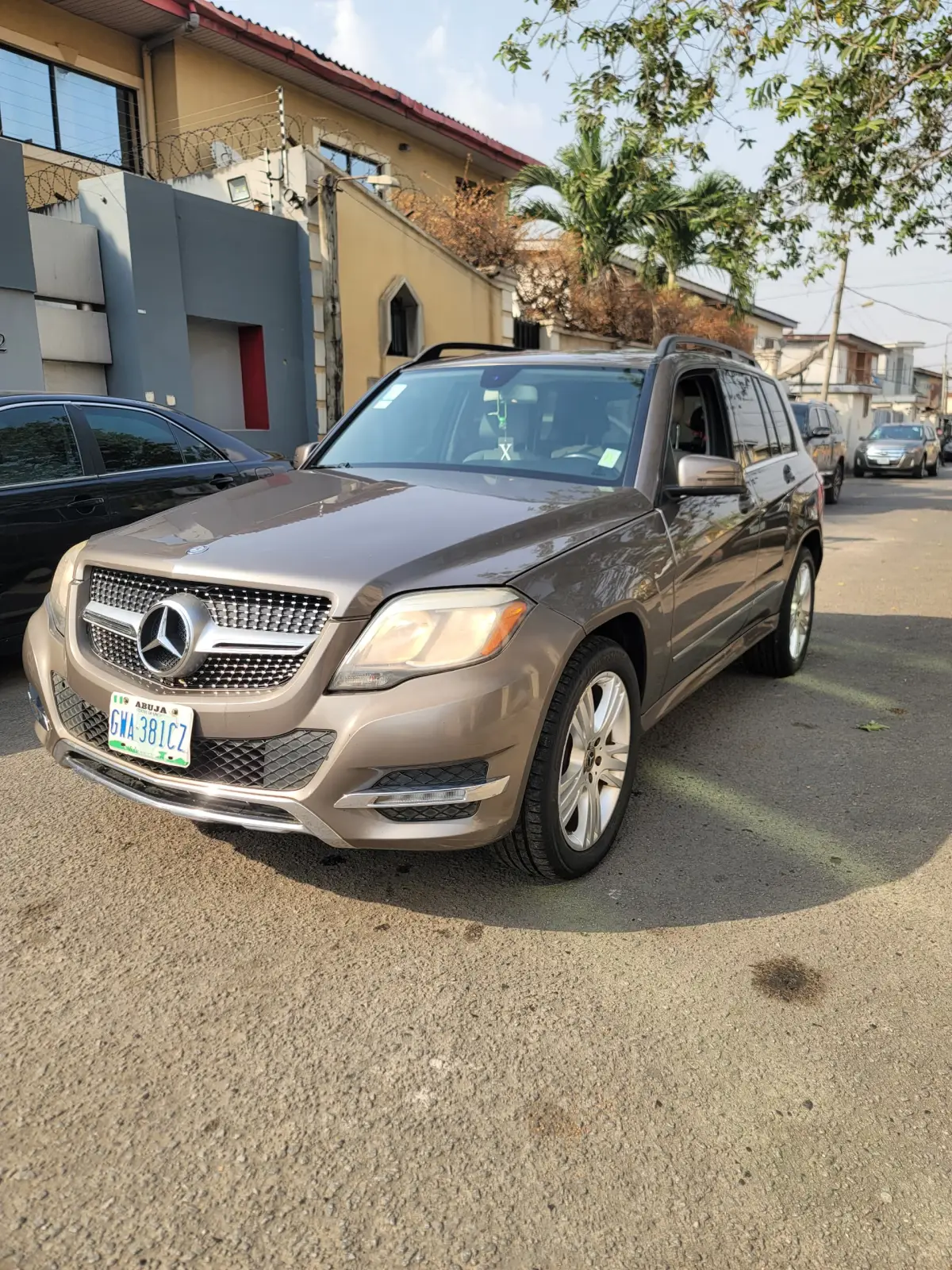 Toks standard BENZ GLK350 2013 used with no pano - Image 8