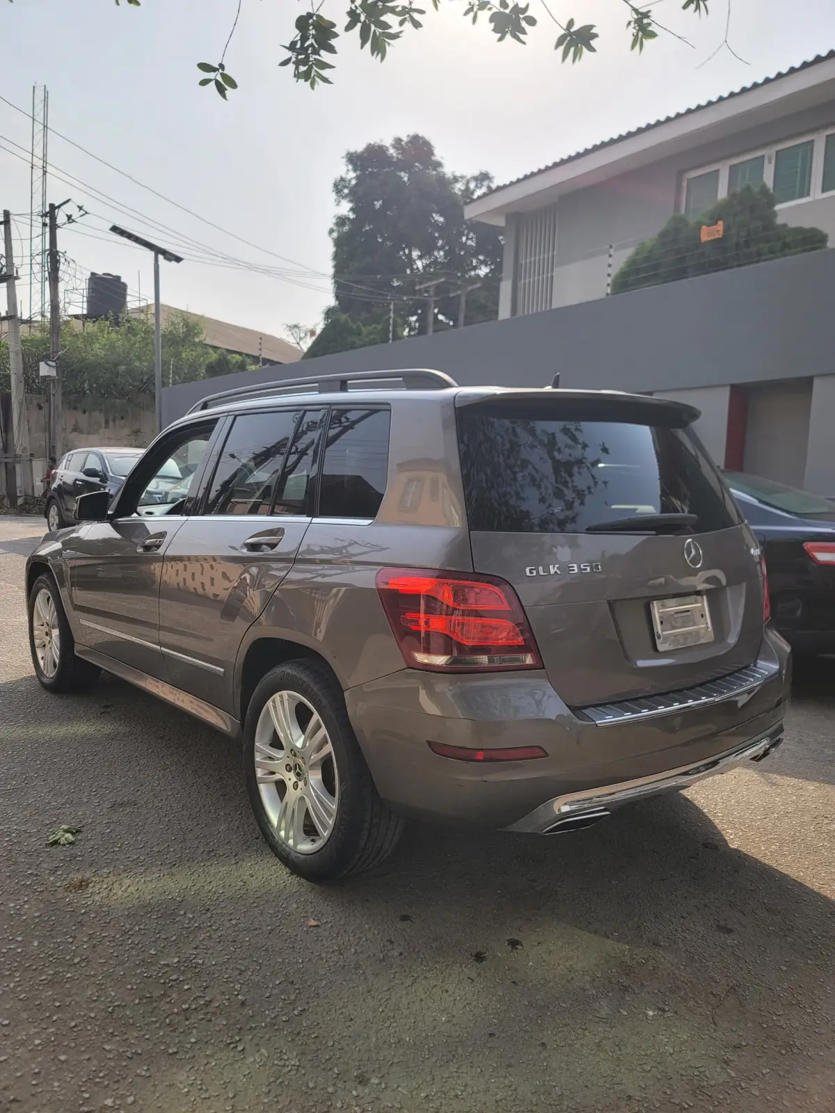 Toks standard BENZ GLK350 2013 used with no pano - Image 12