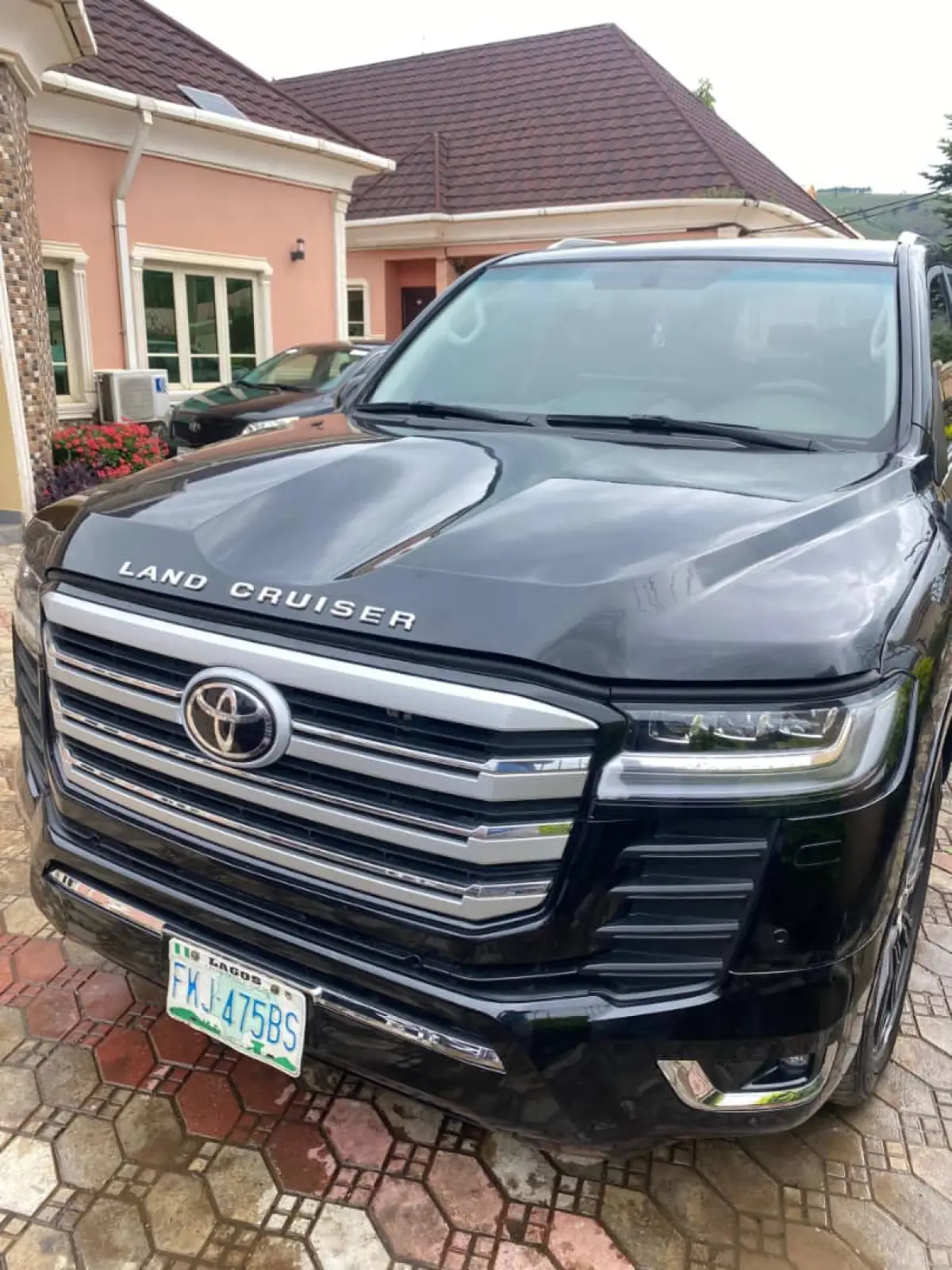 Toyota Landcruiser - Image 1