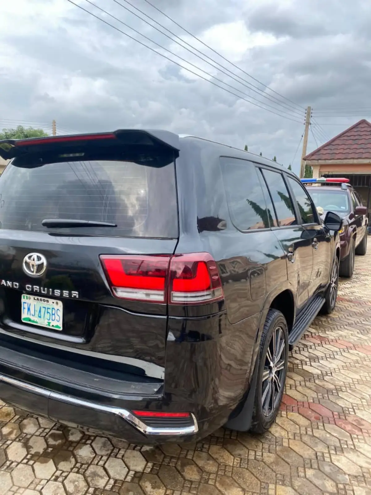 Toyota Landcruiser - Image 8