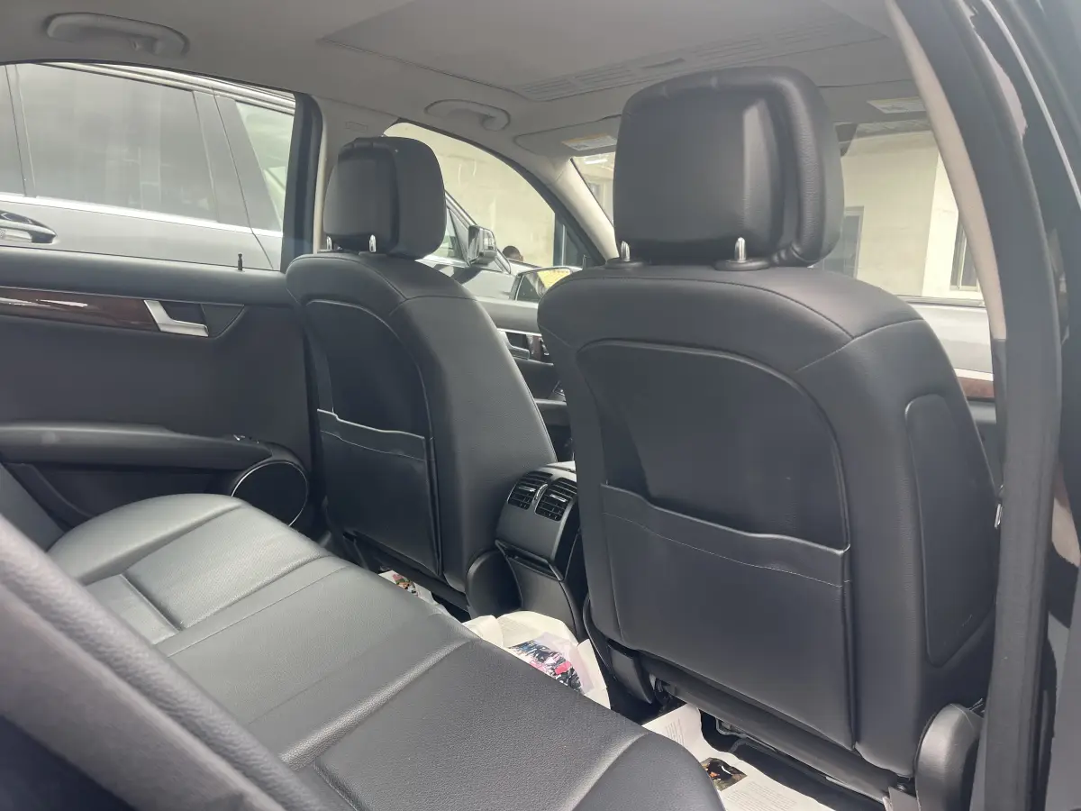 Foreign Used 2013 Mercedes Benz C300 - Image 5
