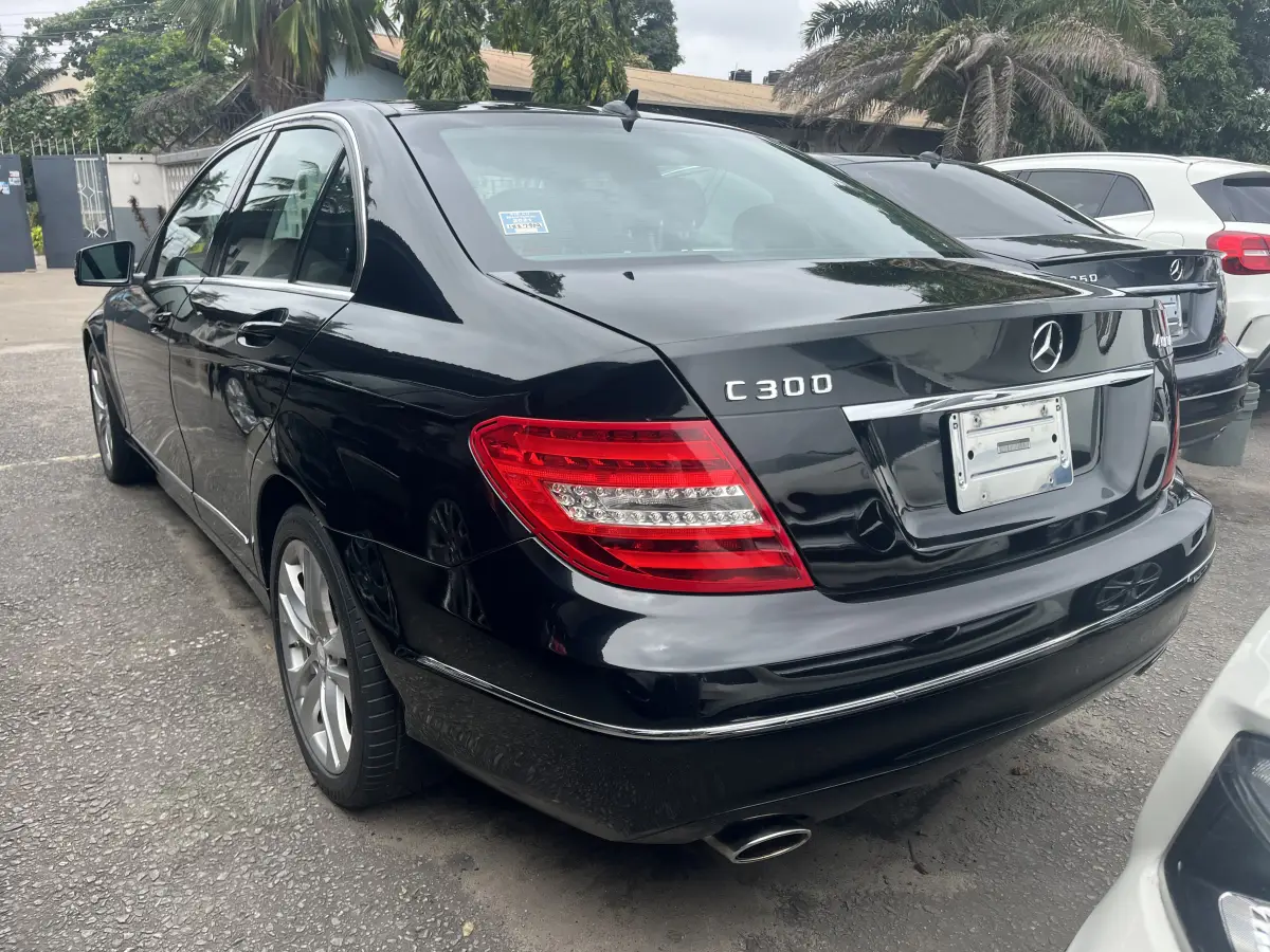 Foreign Used 2013 Mercedes Benz C300 - Image 9