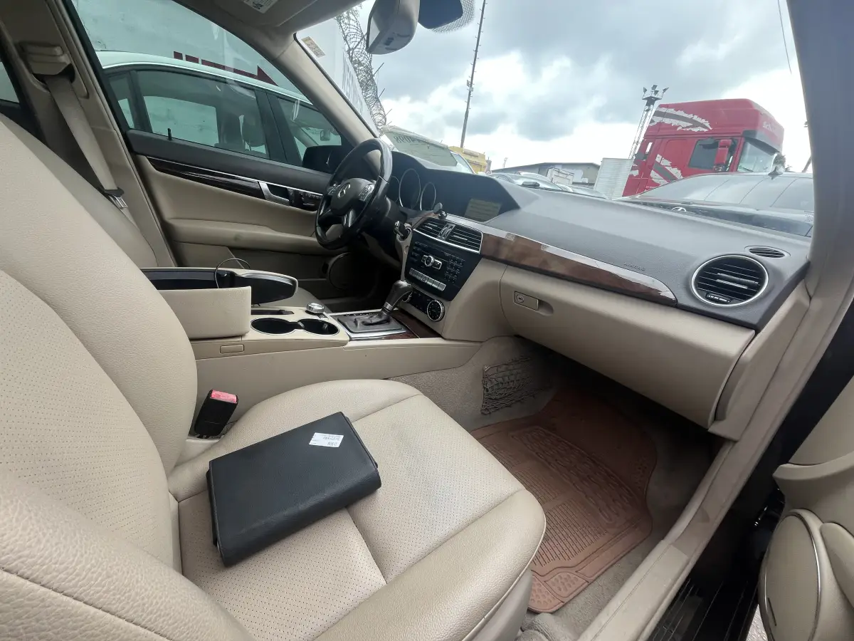 Foreign Used 2013 Mercedes Benz C300 - Image 4