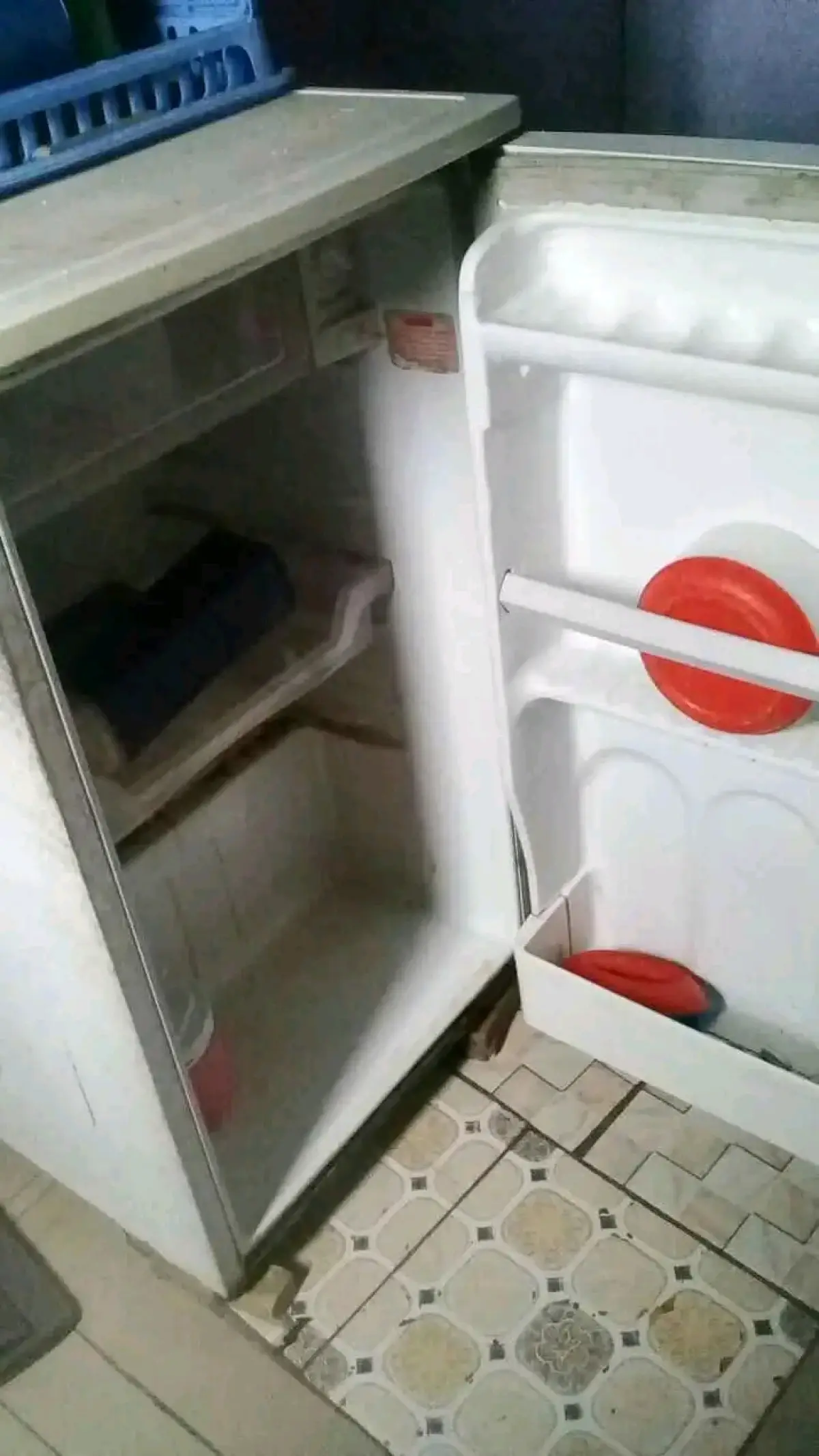 LG refrigerator - Image 2