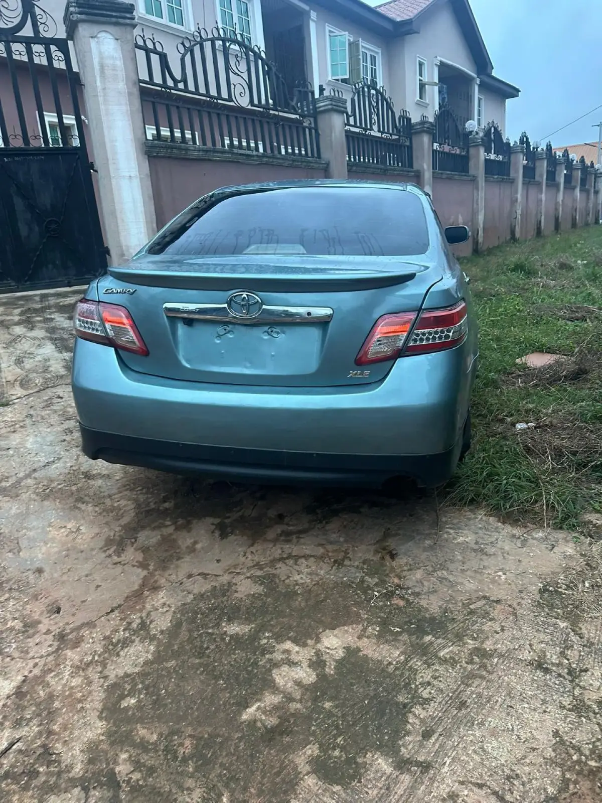 Neatly Used Toyota Camry with all components intact - Image 6