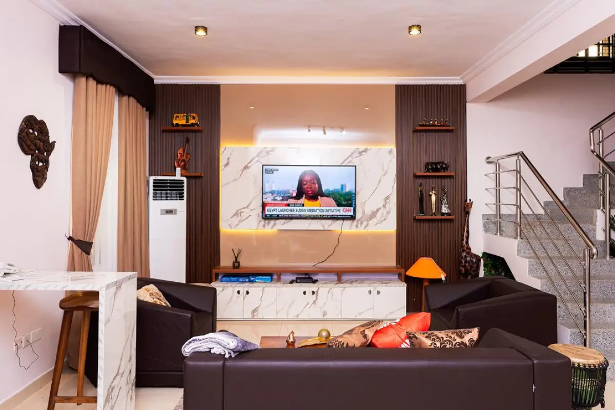 LET Ultra modern 6bedroom fully furnished apartments at Agodi Gra - Image 3