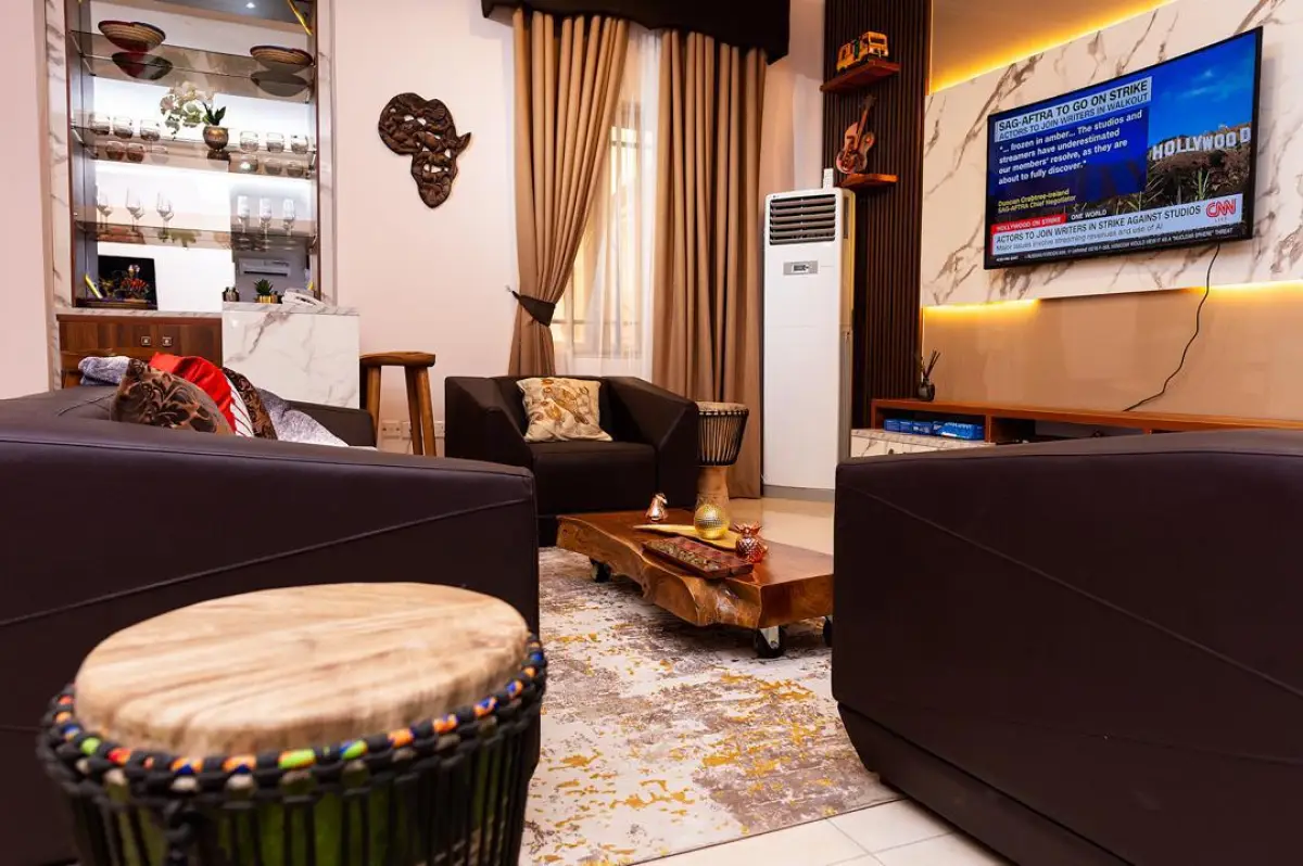 LET Ultra modern 6bedroom fully furnished apartments at Agodi Gra - Image 7