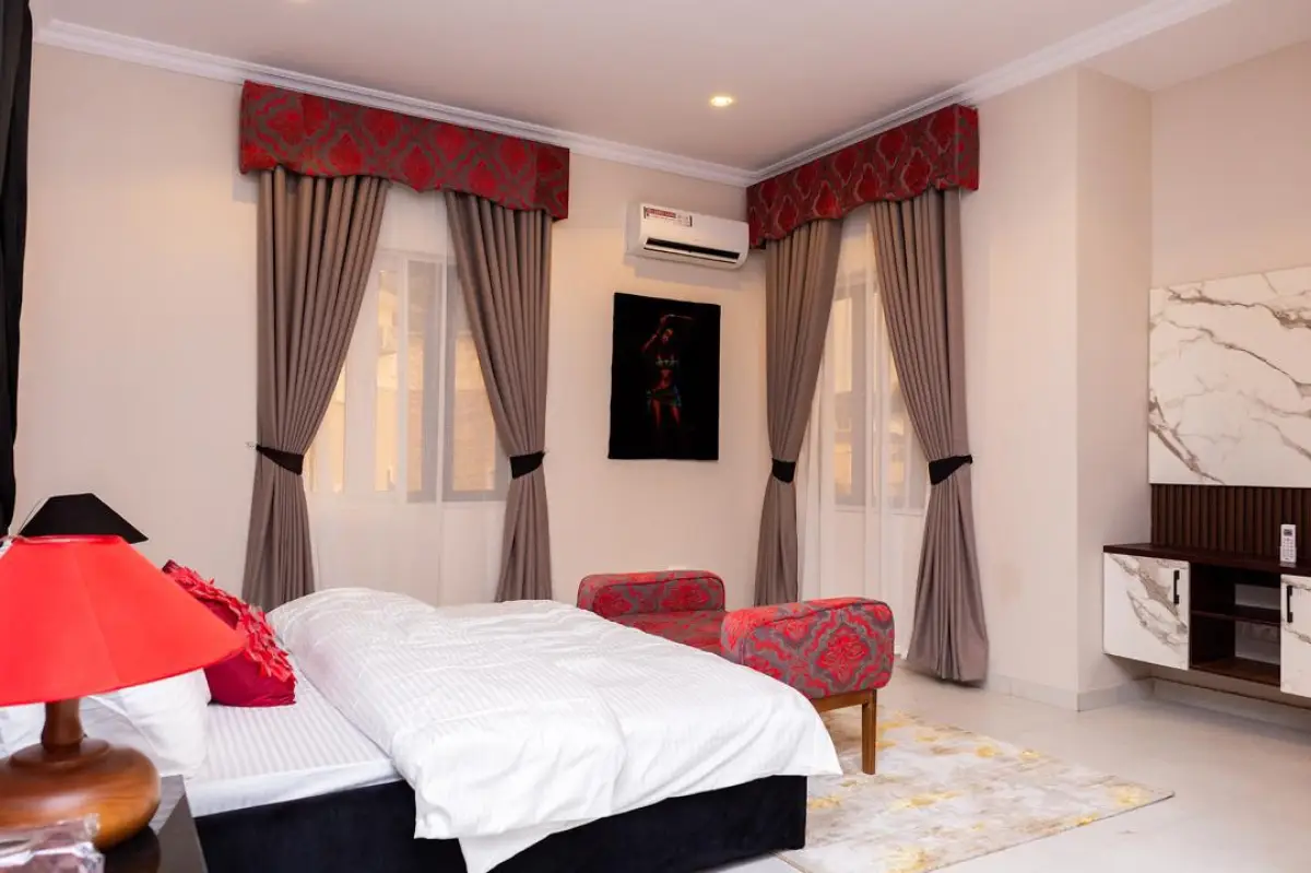 LET Ultra modern 6bedroom fully furnished apartments at Agodi Gra - Image 10