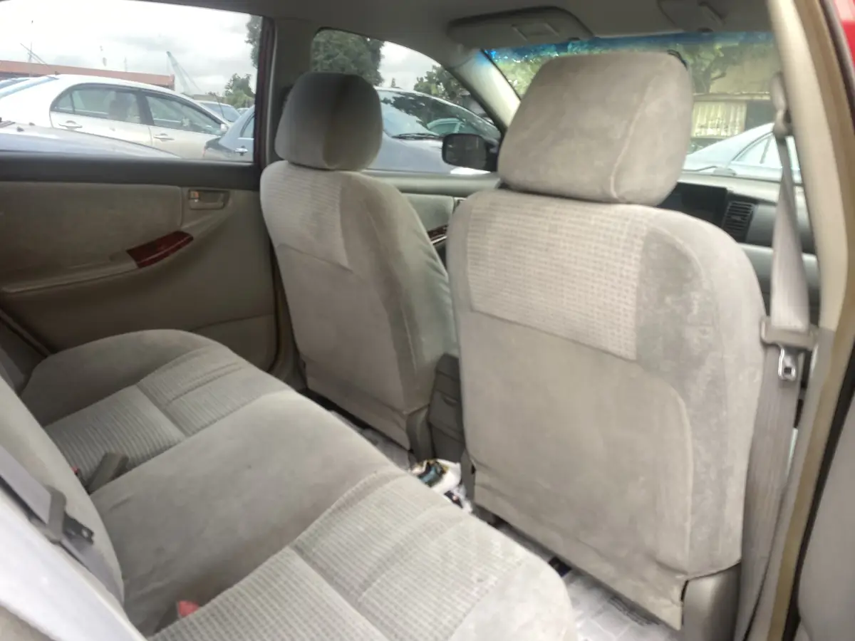 Foreign Used 2007 Toyota corolla - Image 5