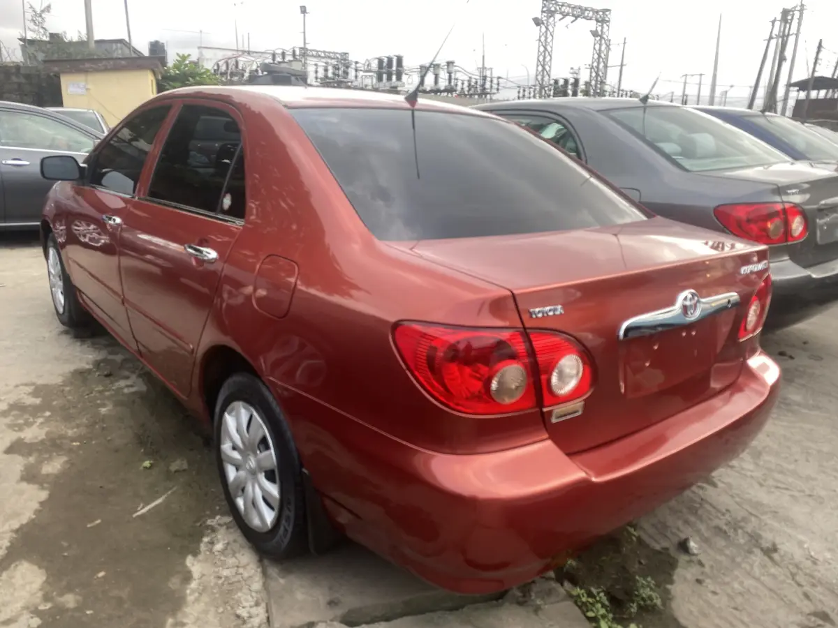 Foreign Used 2007 Toyota corolla - Image 9