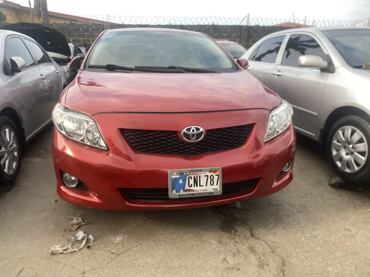Foreign Used 2011 Toyota corolla - Image 2