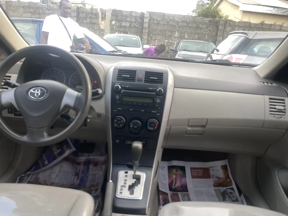 Foreign Used 2011 Toyota corolla - Image 6