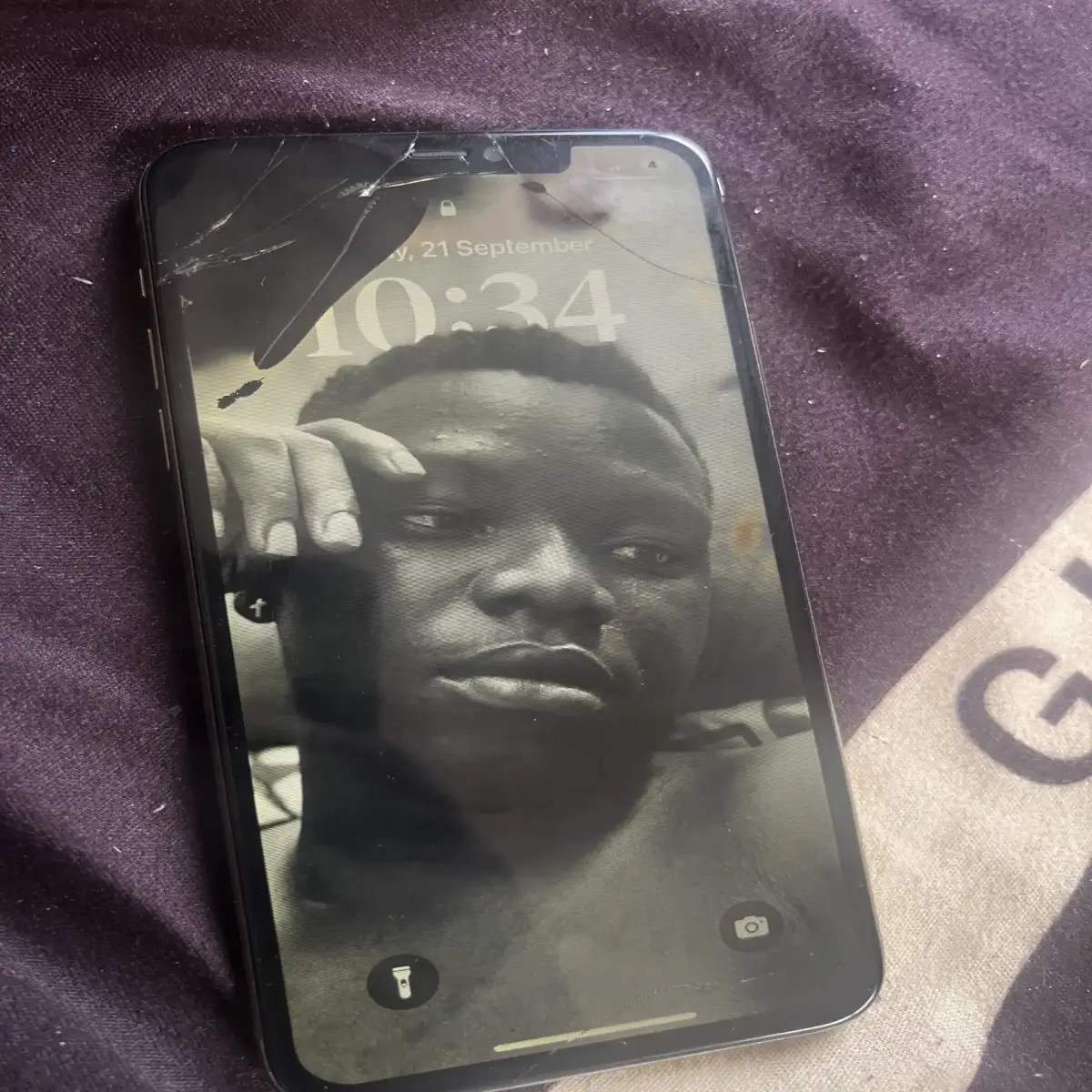 iPhone 11 Pro max - Image 4