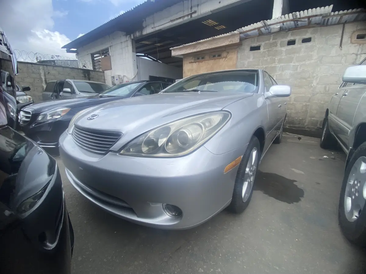 Foreign Used 2005 lexus Es330 - Image 2
