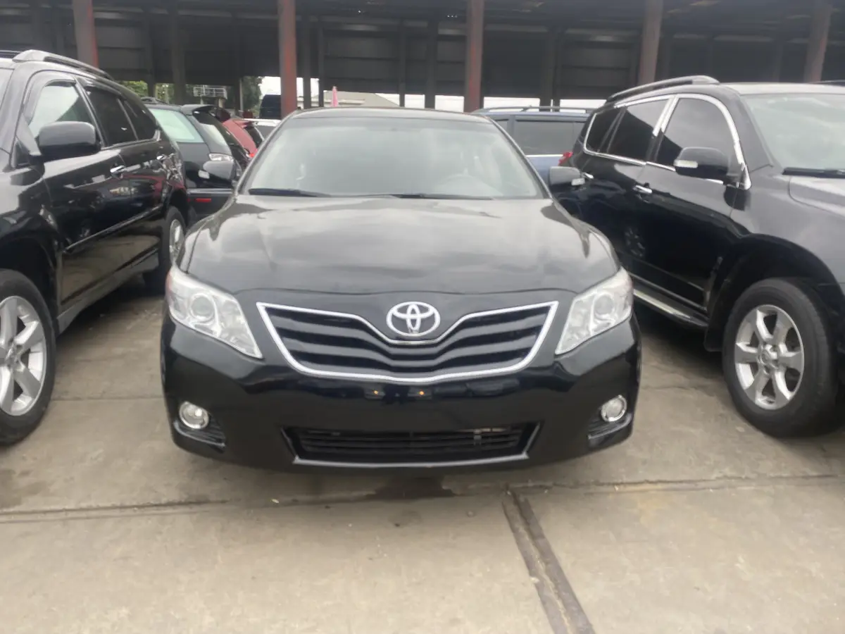 Foreign Used 2010 Toyota camry - Image 2