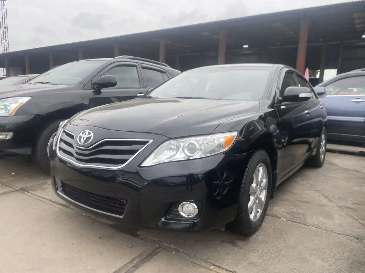 Foreign Used 2010 Toyota camry - Image 3
