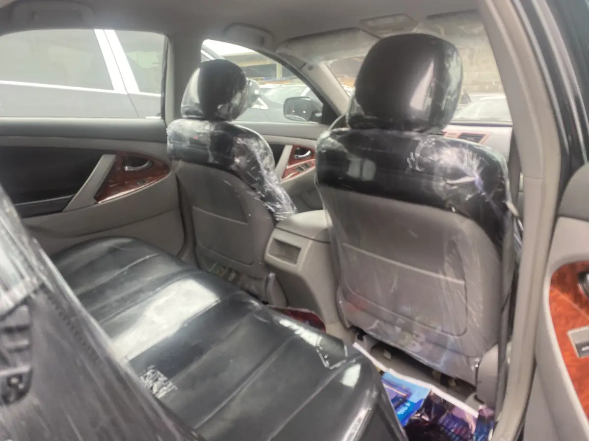 Foreign Used 2010 Toyota camry - Image 5