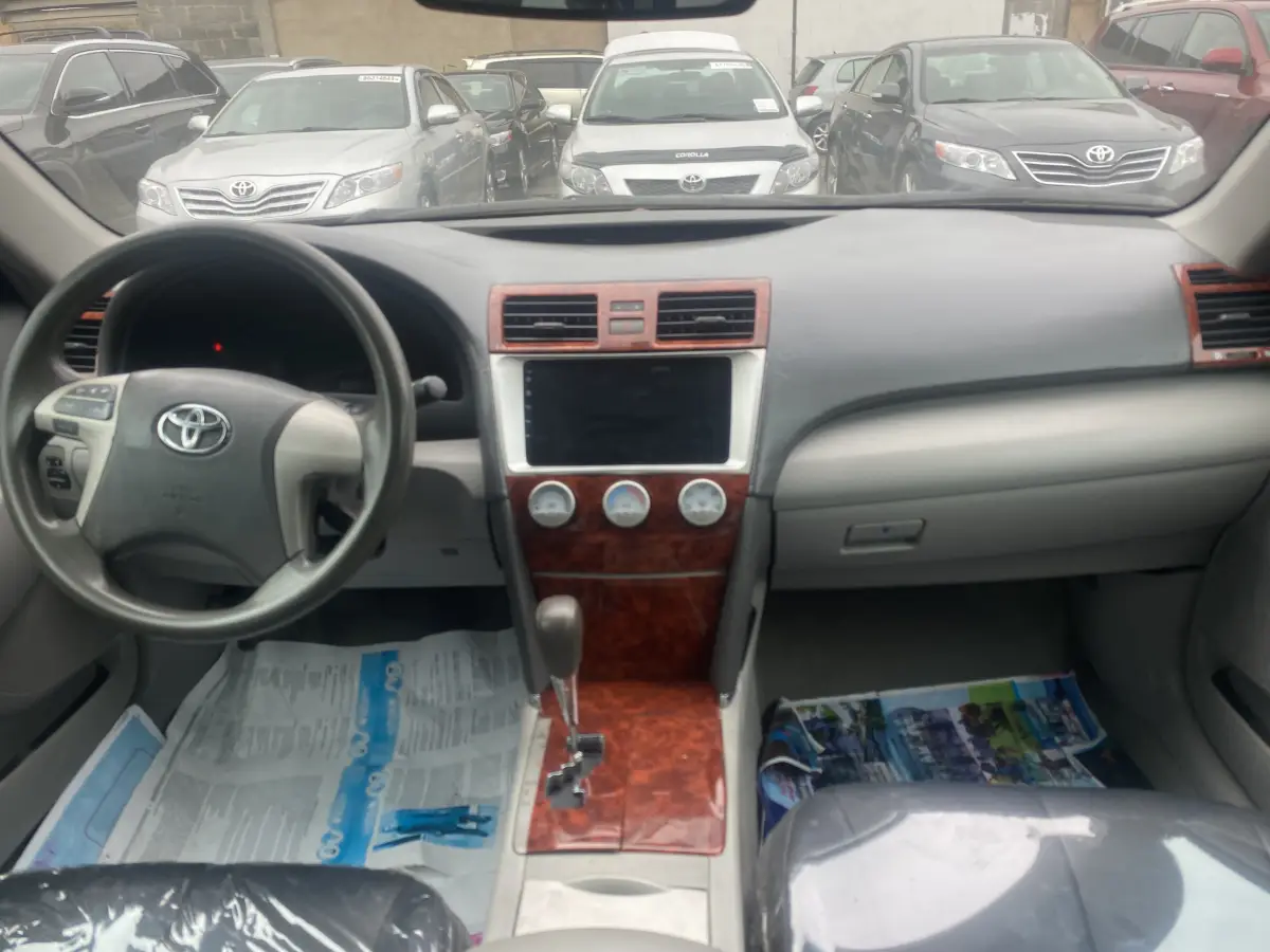 Foreign Used 2010 Toyota camry - Image 6
