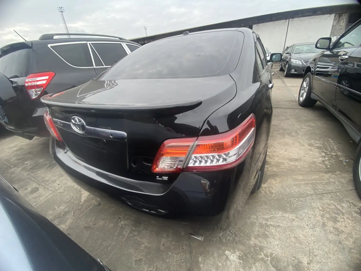Foreign Used 2010 Toyota camry - Image 8
