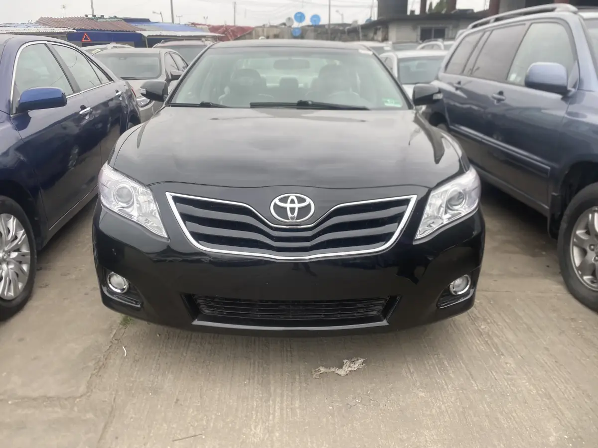 Foreign Used 2010 Toyota camry - Image 2