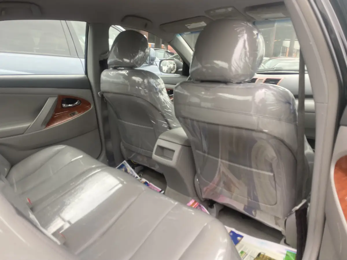 Foreign Used 2010 Toyota camry - Image 5