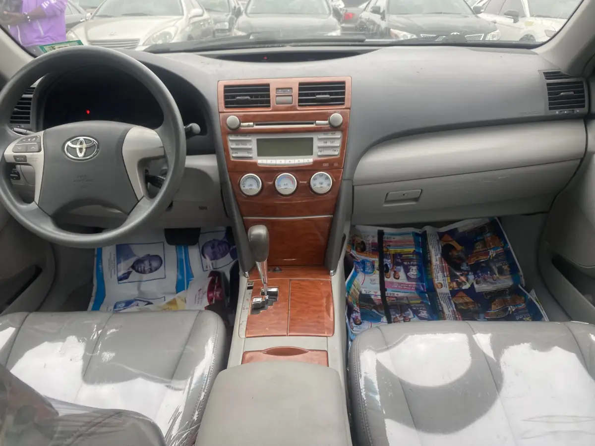 Foreign Used 2010 Toyota camry - Image 6