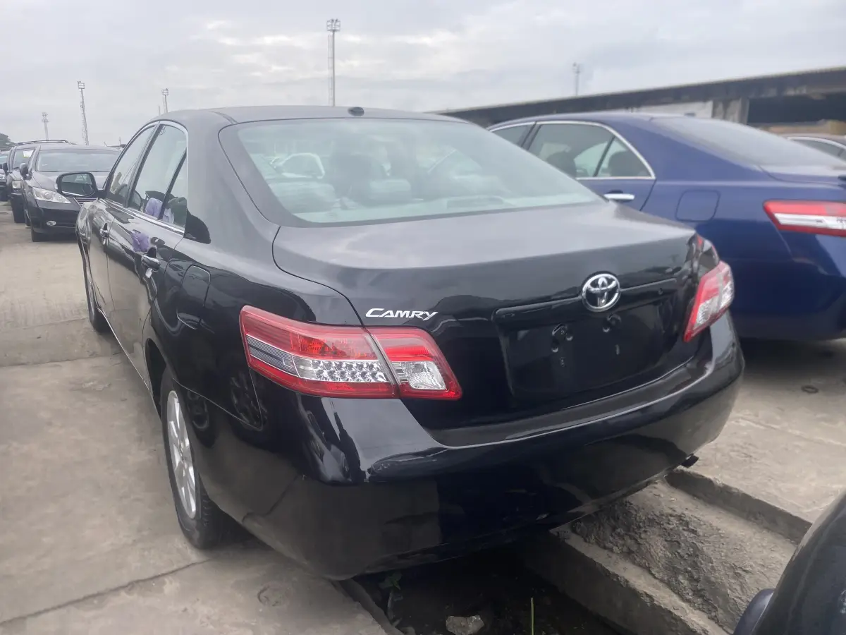 Foreign Used 2010 Toyota camry - Image 9