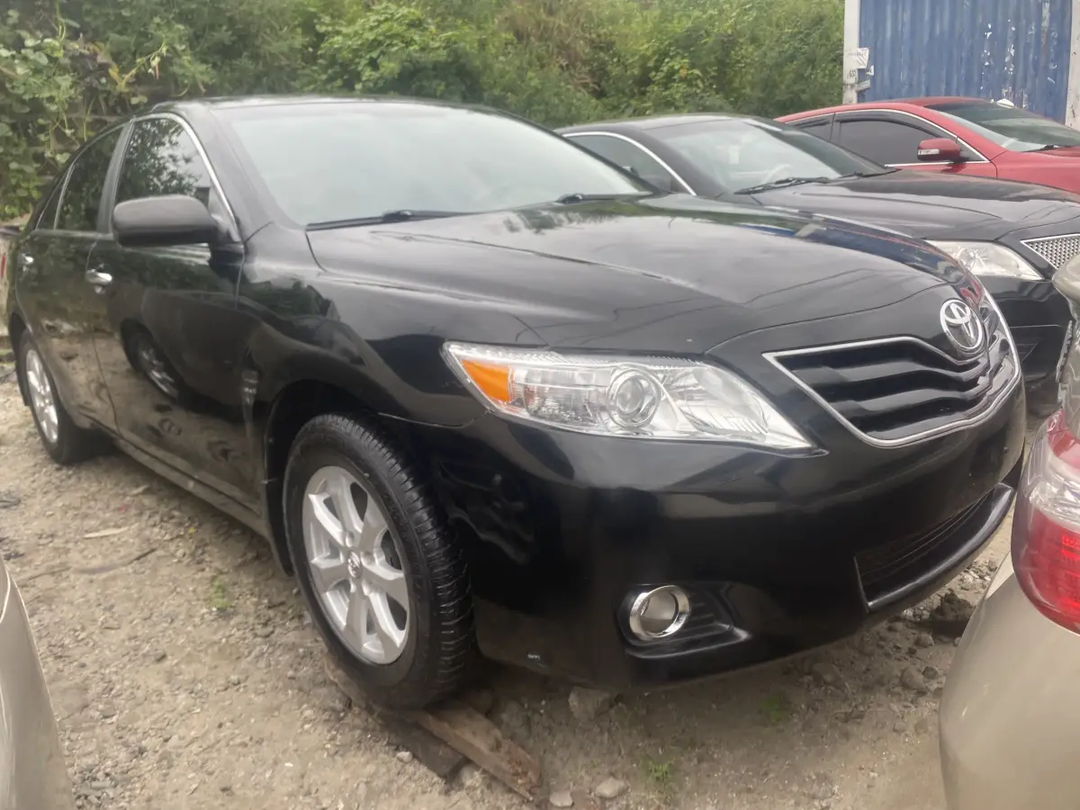 Foreign Used 2011 Toyota camry - Image 1
