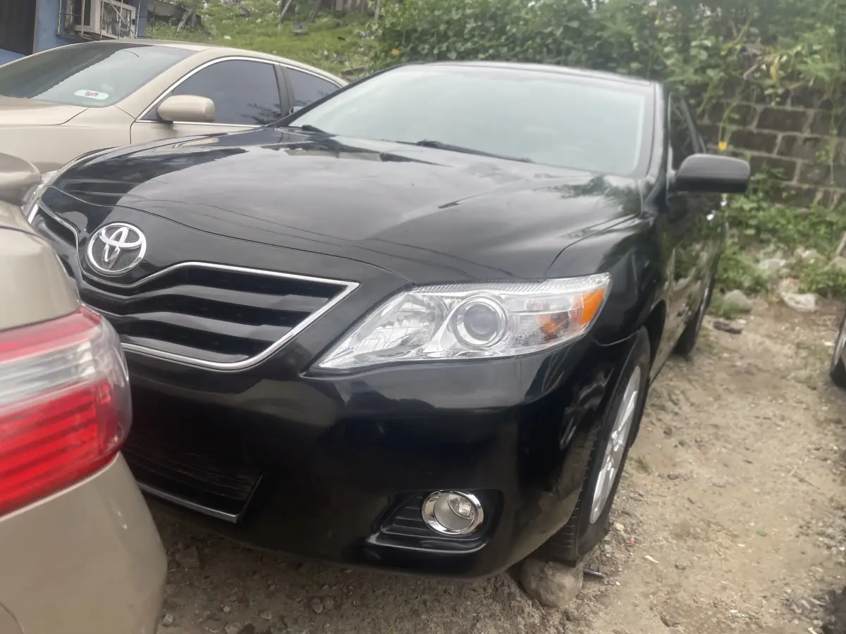 Foreign Used 2011 Toyota camry - Image 3