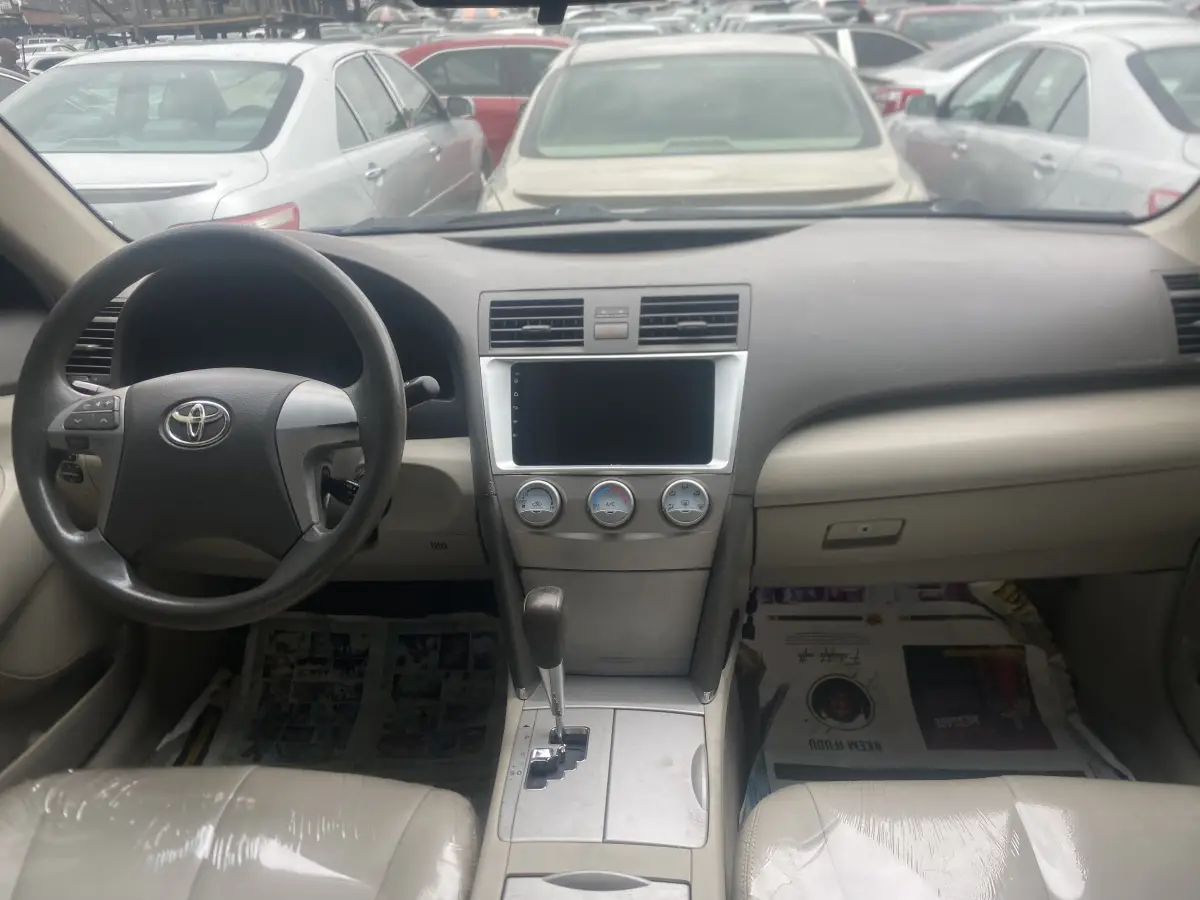 Foreign Used 2011 Toyota camry - Image 6