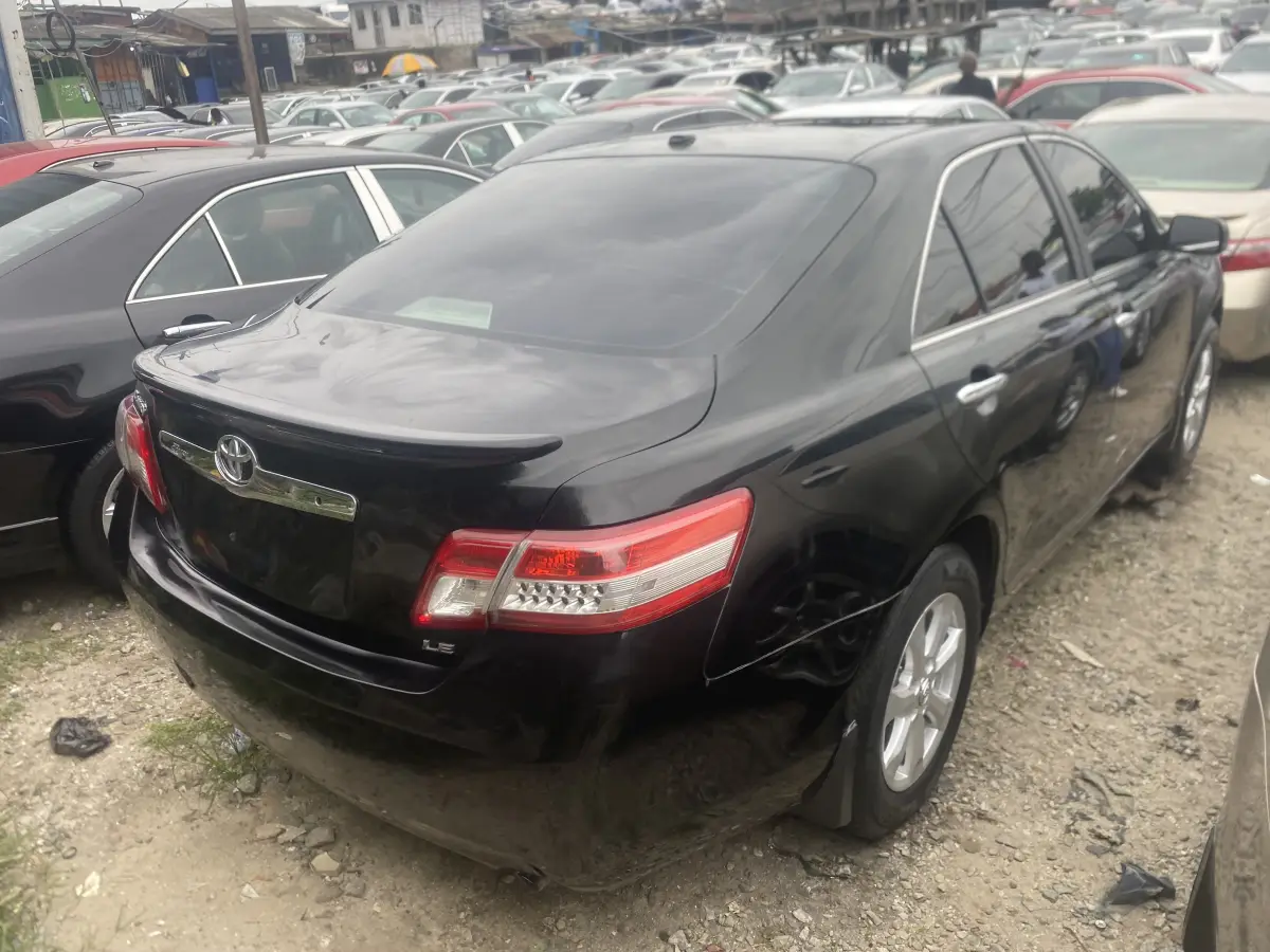 Foreign Used 2011 Toyota camry - Image 7