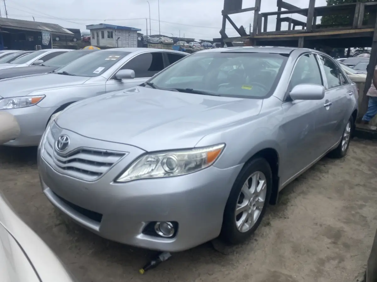 Foreign Used 2010 Toyota camry - Image 1