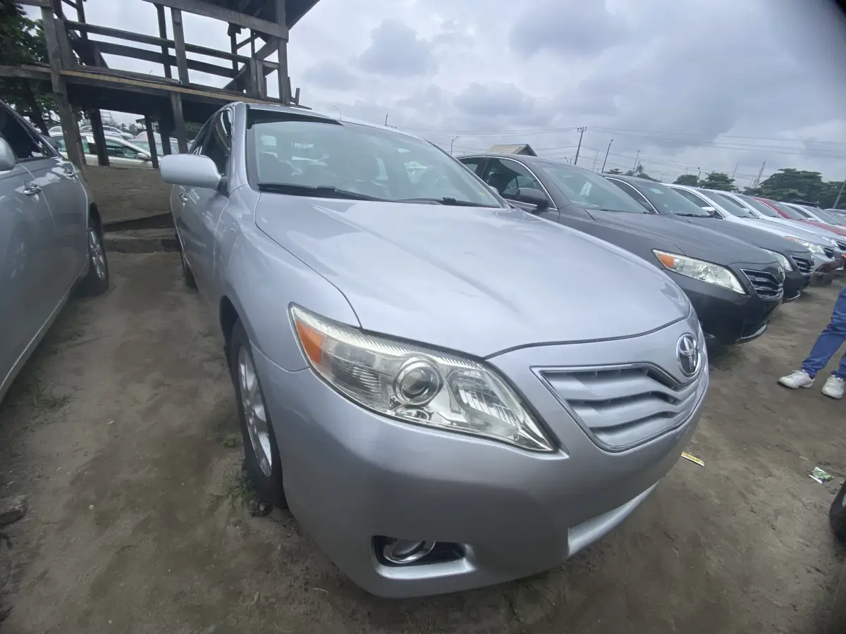 Foreign Used 2010 Toyota camry - Image 2