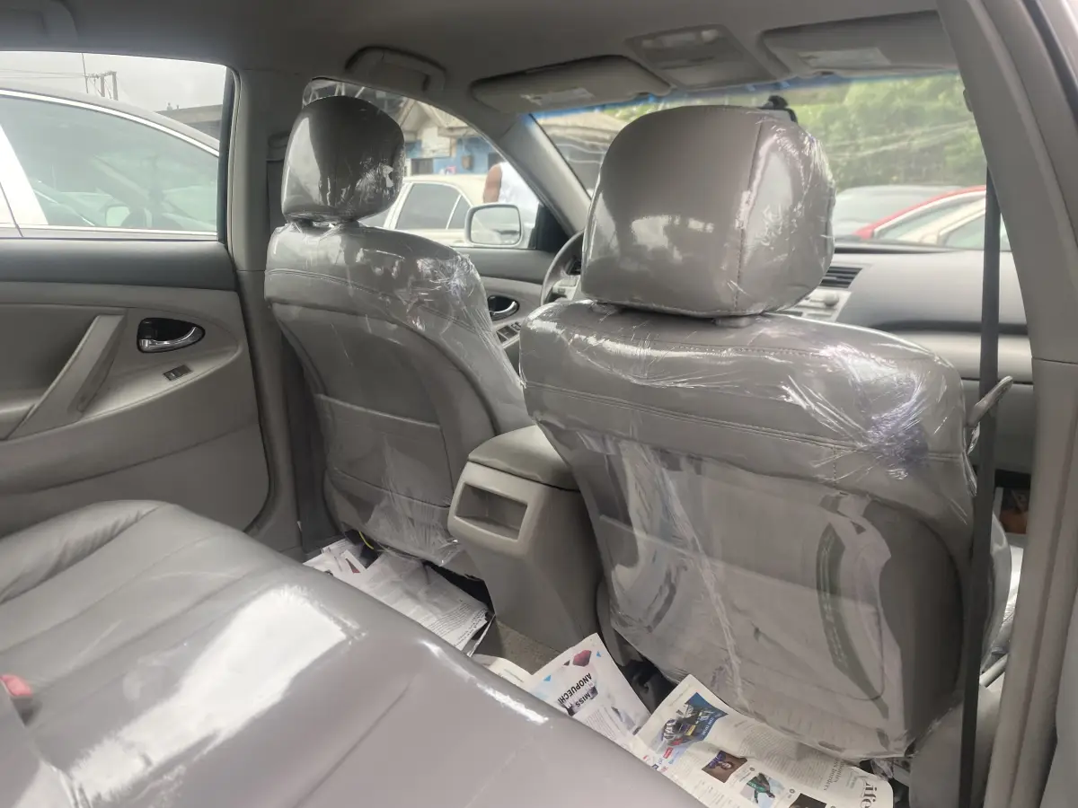 Foreign Used 2010 Toyota camry - Image 4