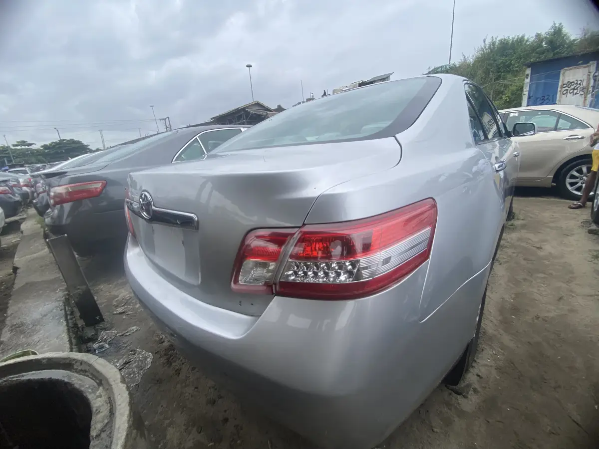 Foreign Used 2010 Toyota camry - Image 6