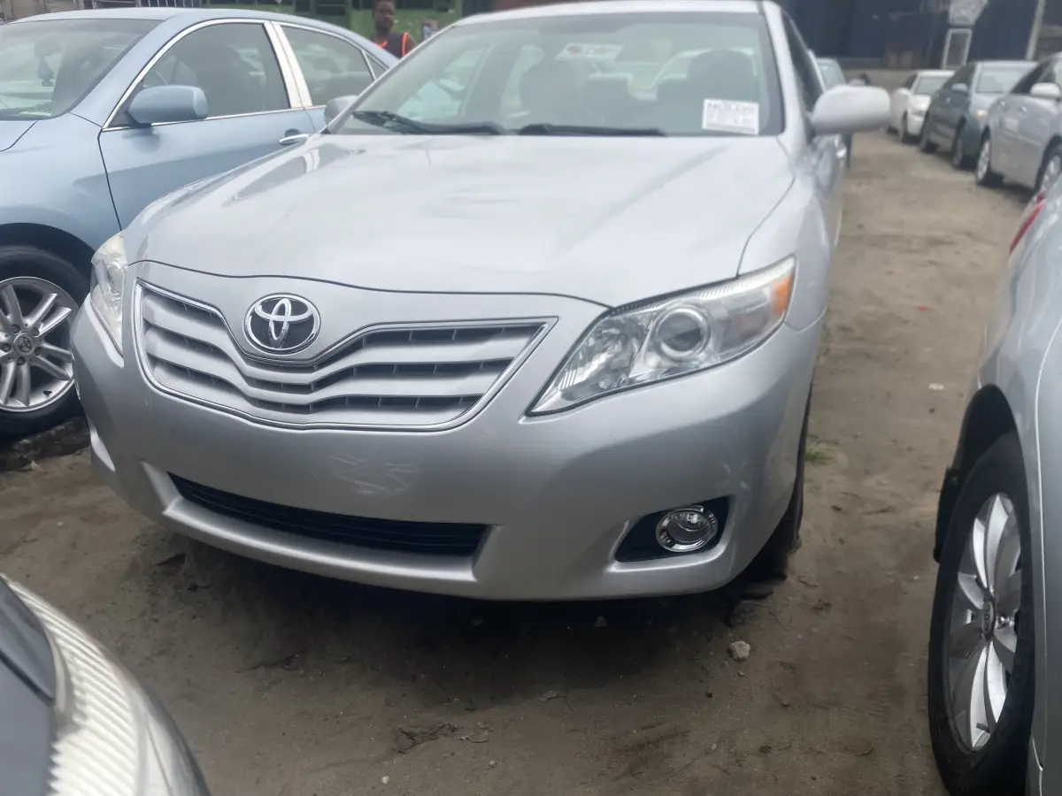 Foreign Used 2011 Toyota camry - Image 1