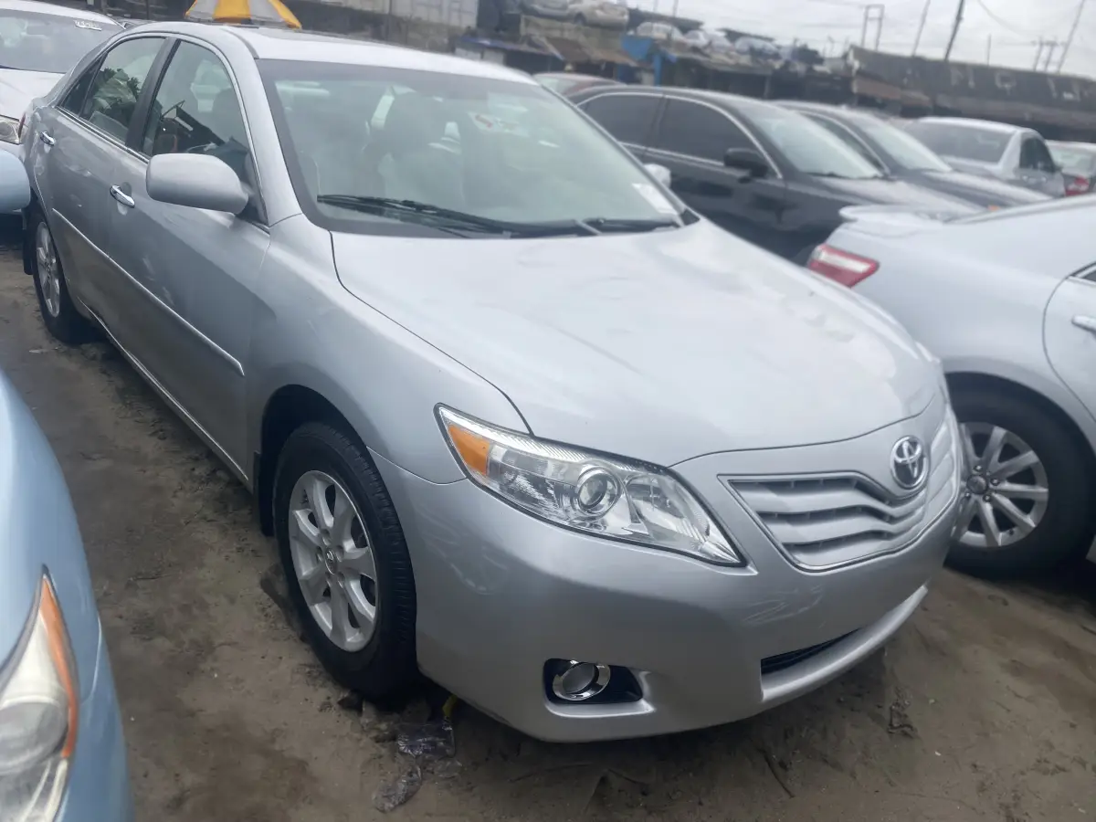Foreign Used 2011 Toyota camry - Image 3
