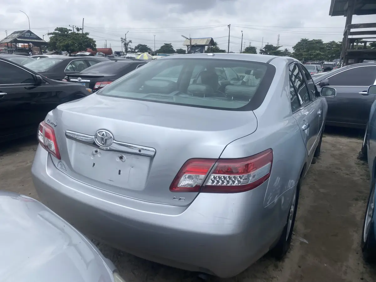 Foreign Used 2011 Toyota camry - Image 8