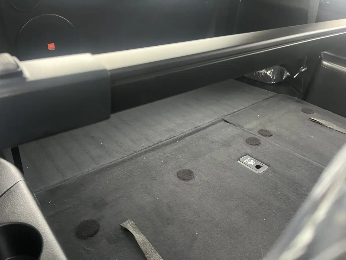 Foreign Used 2019 Toyota highlander - Image 7