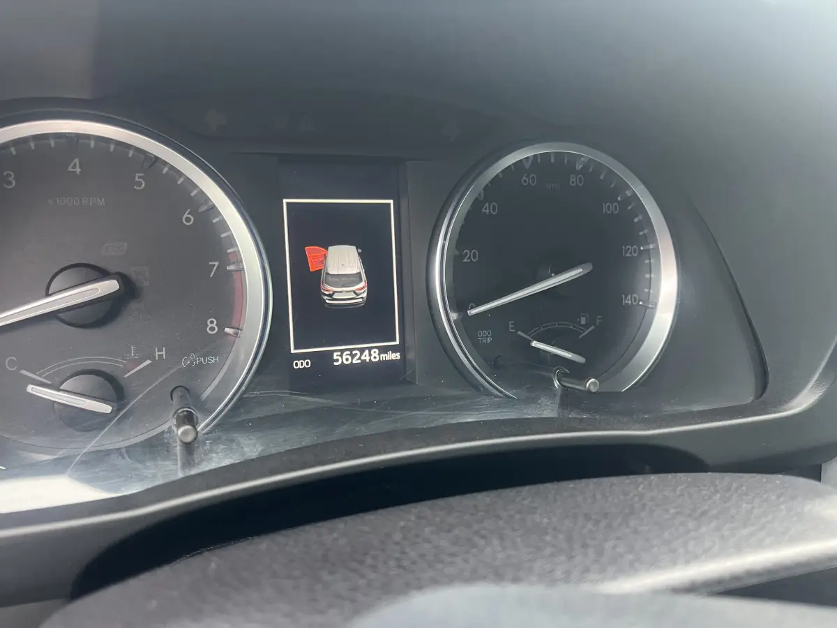 Foreign Used 2019 Toyota highlander - Image 13