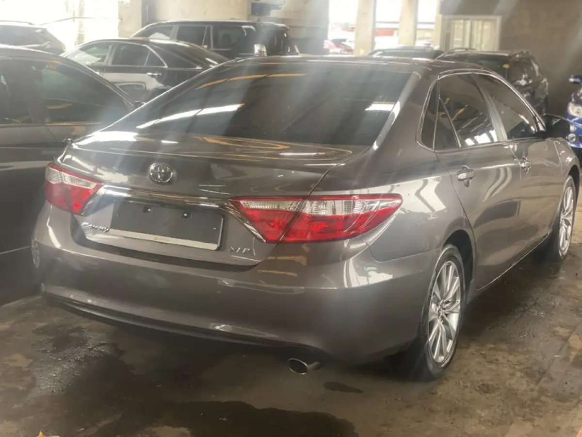 Foreign used 2016 Toyota camry - Image 7