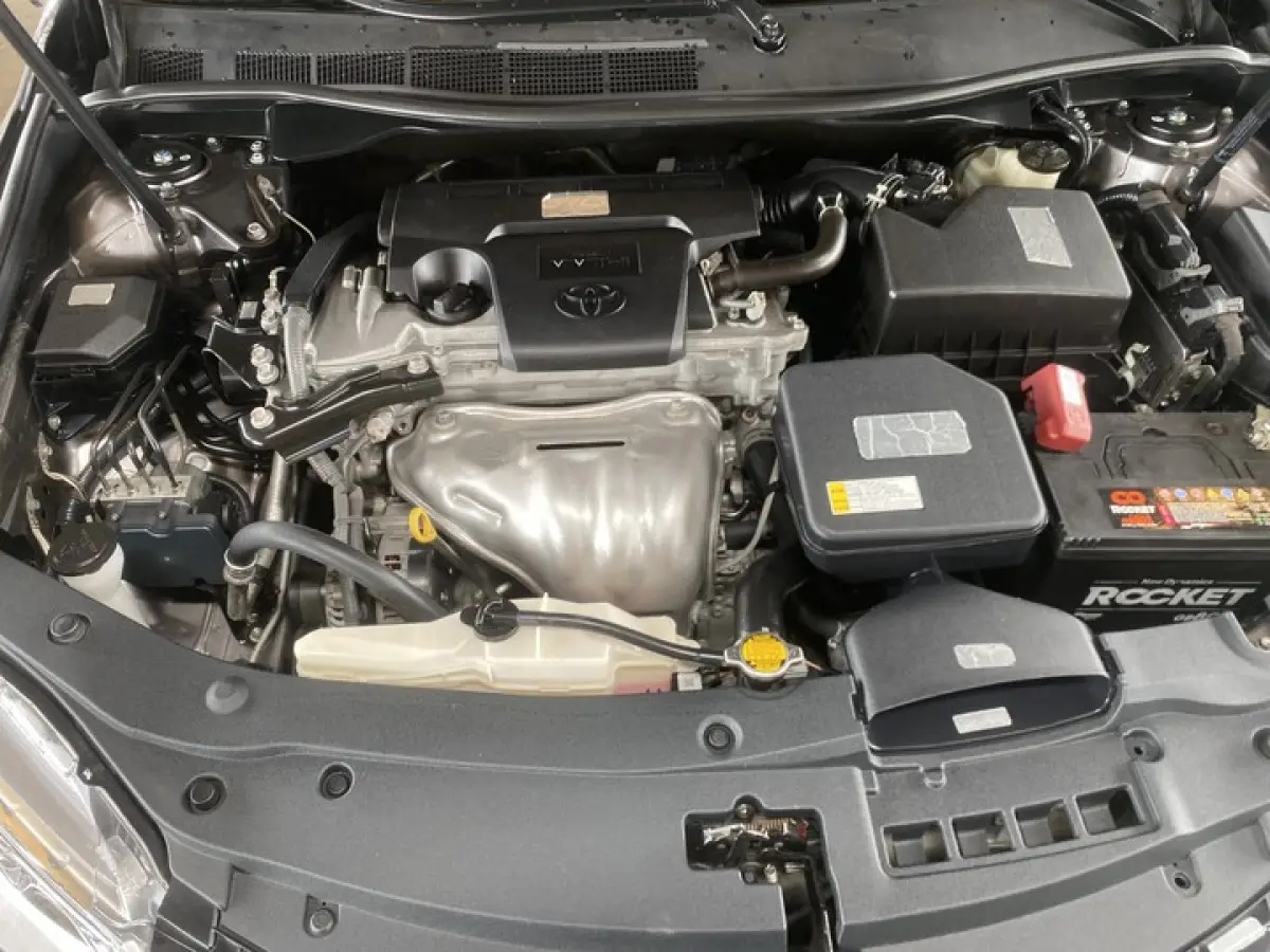 Foreign used 2016 Toyota camry - Image 8