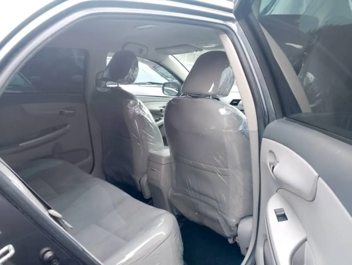 Foreign used 2010 Toyota corolla - Image 5