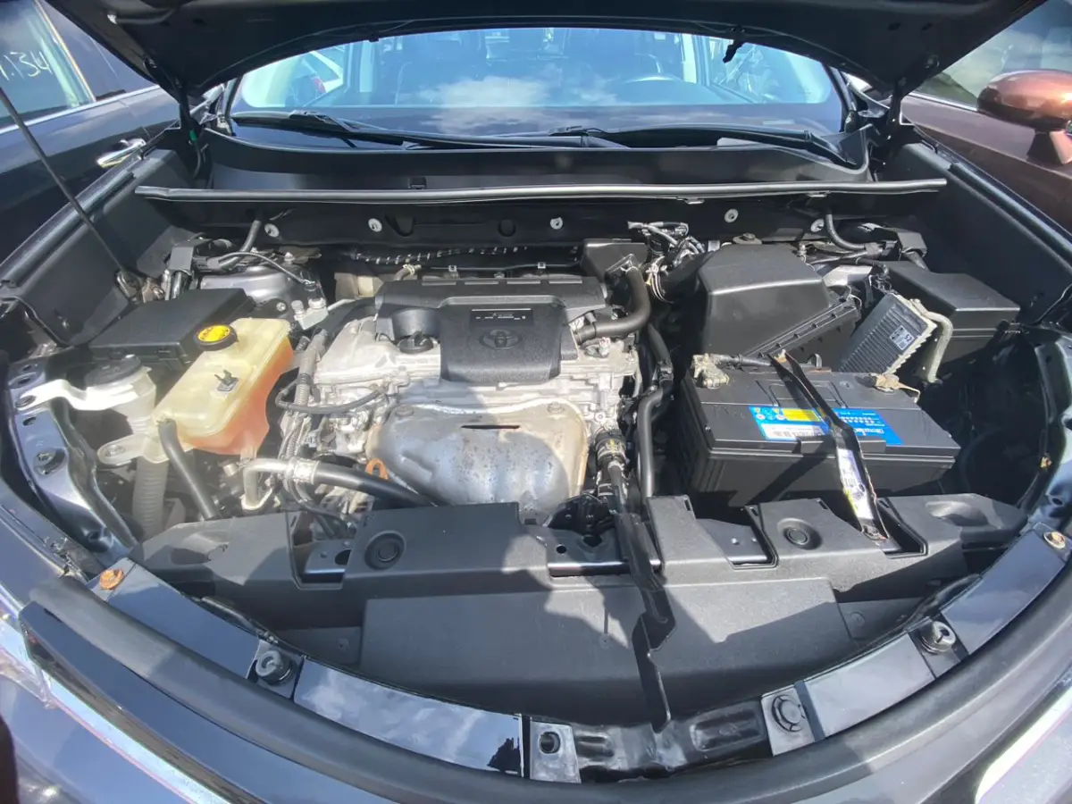 Foreign used 2017 Toyota rav4 - Image 9