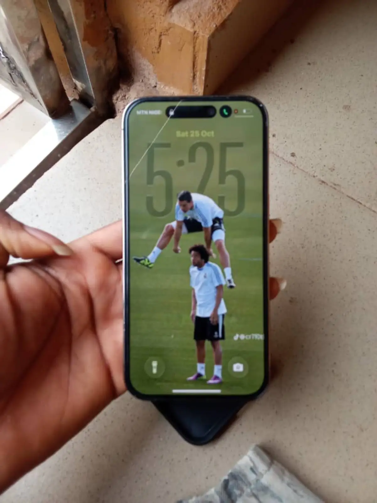 iPhone 14 Pro - Image 2