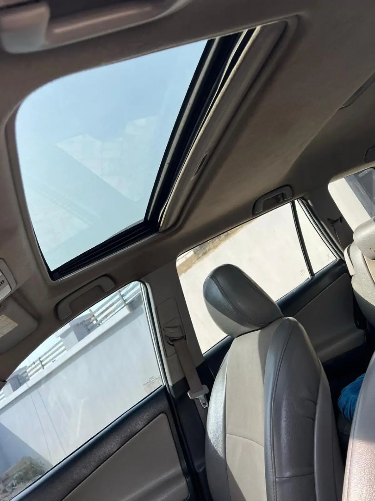 FIRST BODY KEYLESS 2010 TOYOTA RAV4 FOR SALE - Image 4