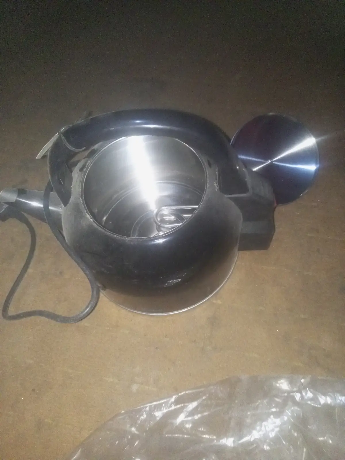 scanfrost 4.3l electric kettle - Image 2