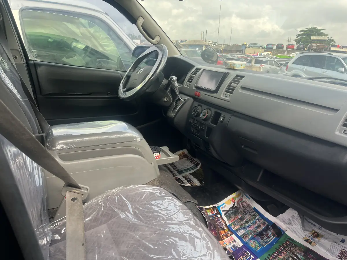 Foreign Used toyota Haice - Image 3