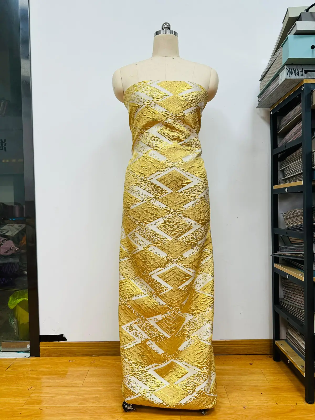 Quality fabrics at wholesale prices - Image 10